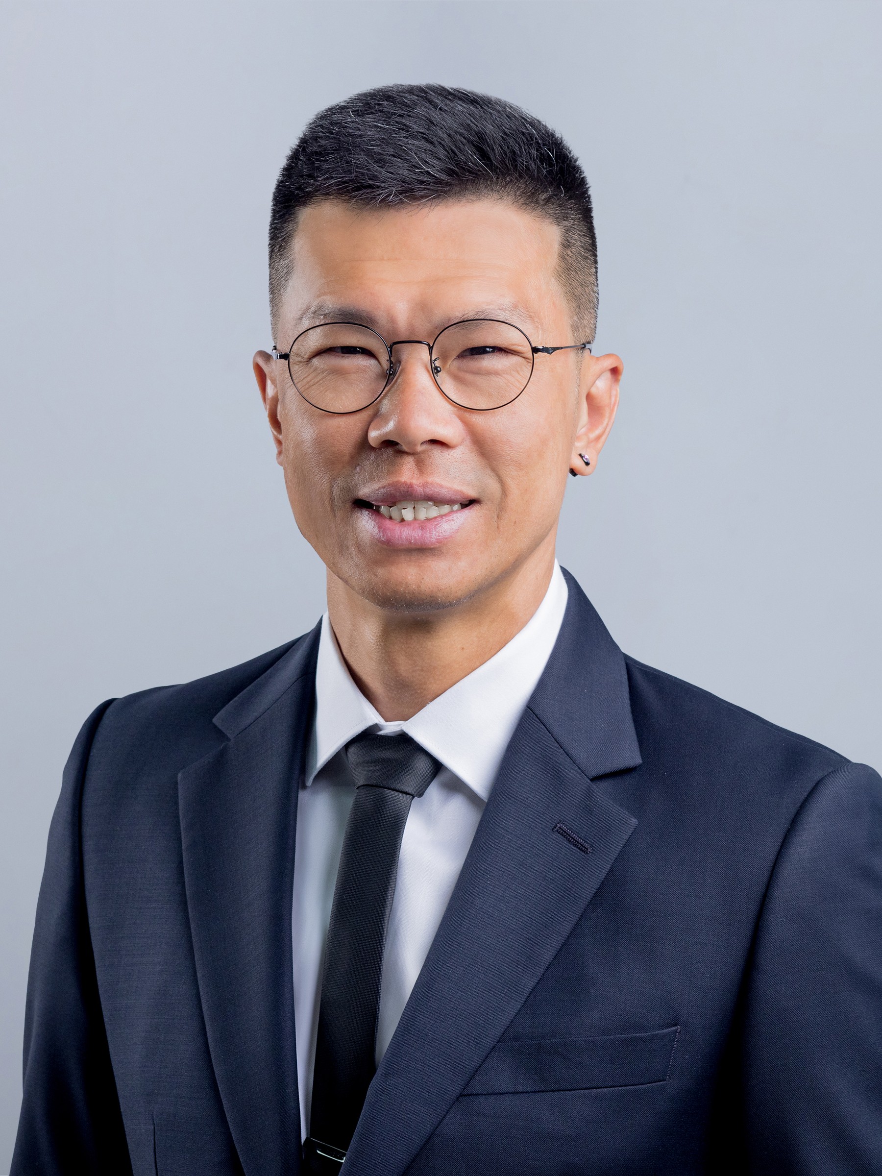 Dr James Cheong
